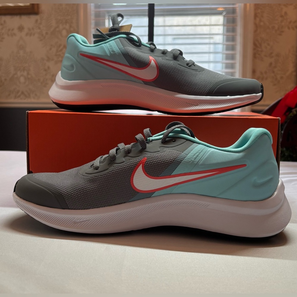 NEW Nike Star Runner 3 (GS) Smoke Grey White Magic Ember Sneaker 7Y DA2776-007